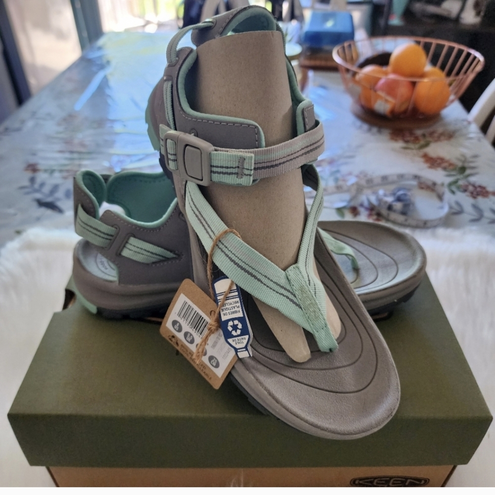 Keen size 8